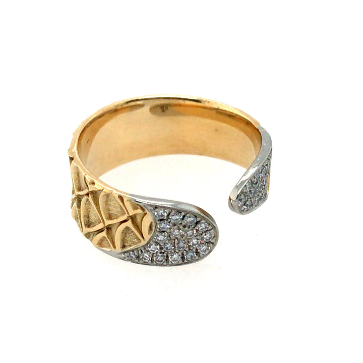 Hand stamped 18k gold ring with diamonds. Size 6.