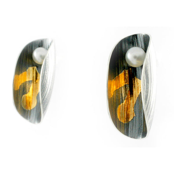 Rounded silver and Keumboo gold stud earrings by Karine Rodrigue