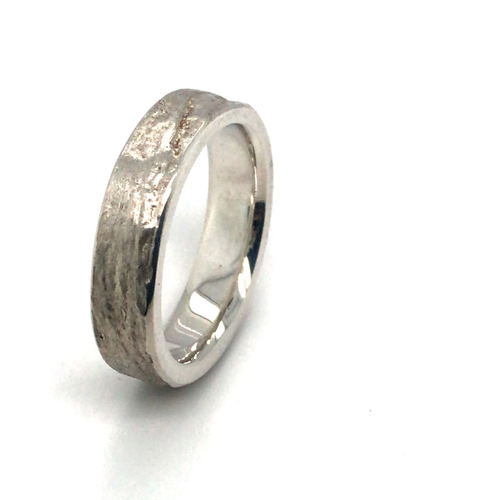 Origins narrow band sterling silver ring. 