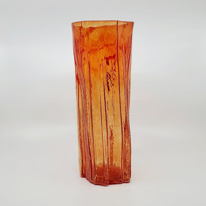 Xylem extra-large vases are available in a variety of rich and vibrant colours. These hand blown glass vessels will liven up home or office and make wonderful sets. - Red
