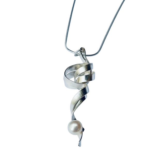 Silver Knot Pendant With Pearl by Tomoe Akiba