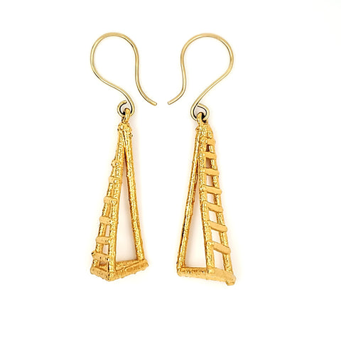 Pyramid dangle earrings of electroformed 24k gold-plated stainless steel and copper wire. 