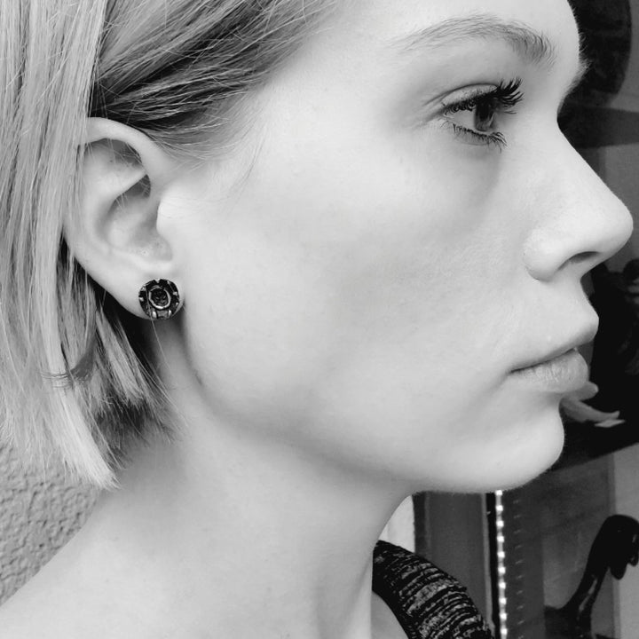 "Soleil": Sterling silver stud earrings resembling a sun or a sunflower. 10x12mm