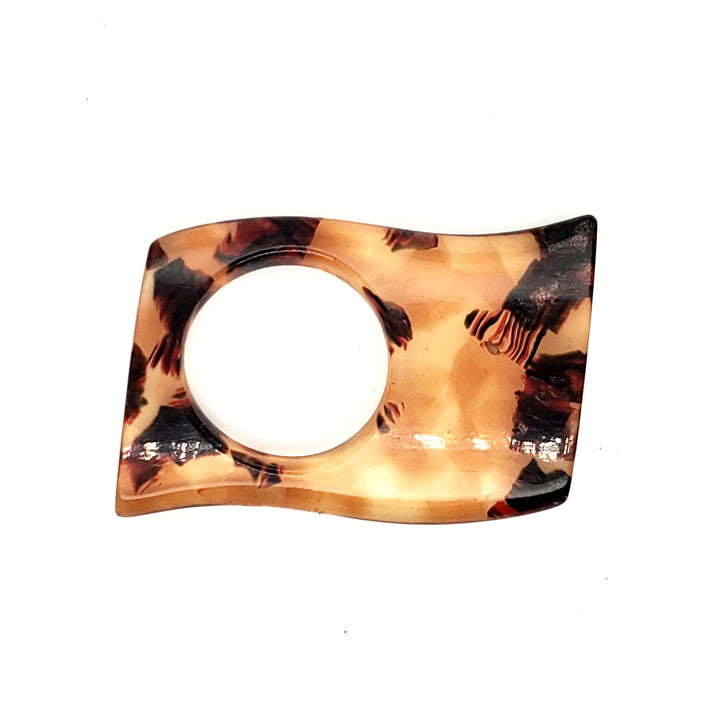 Tortoise Ring in acetate. 