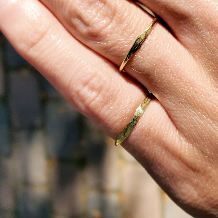 "Fils de soie". Delicate 14k gold rings.