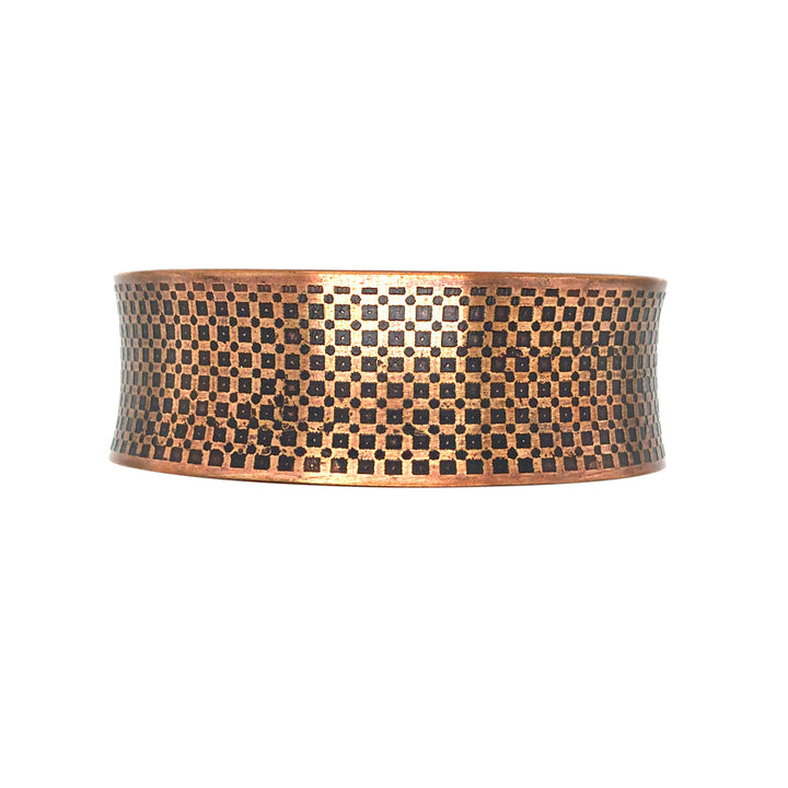  Cuff in bronze with etched detail, a pattern of tiny squares.