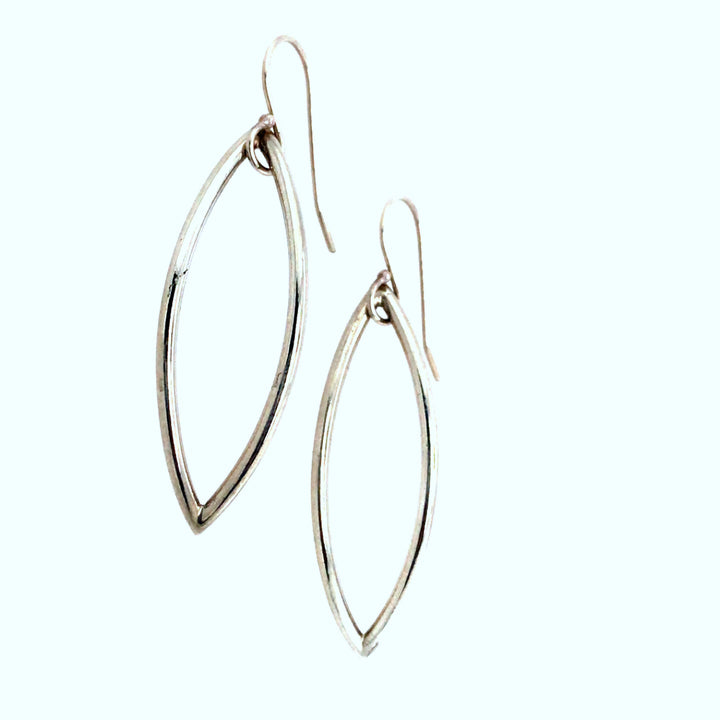 Mandorla earrings (small) in sterling silver.