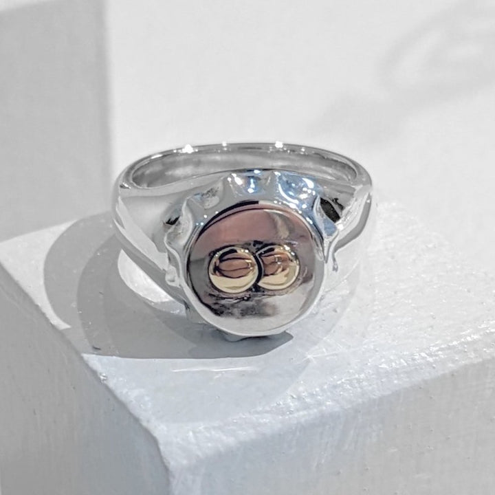 Beer Ring (50), from the 7 jours Collection. 2022.   Created with wax carving and 3D design & printing, this ring is made of sterling silver and 14k gold.  2.5x2x1cm