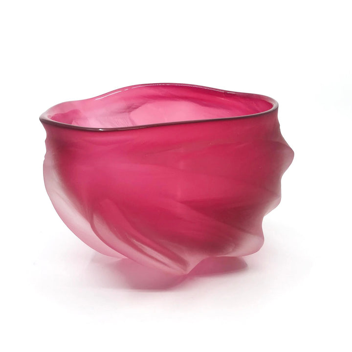 Undula Carved bowl in pink. 