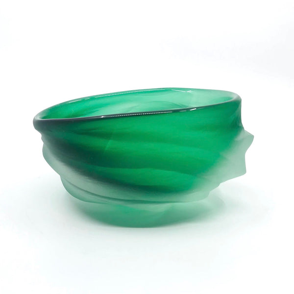 Undula Carved bowl in green. 