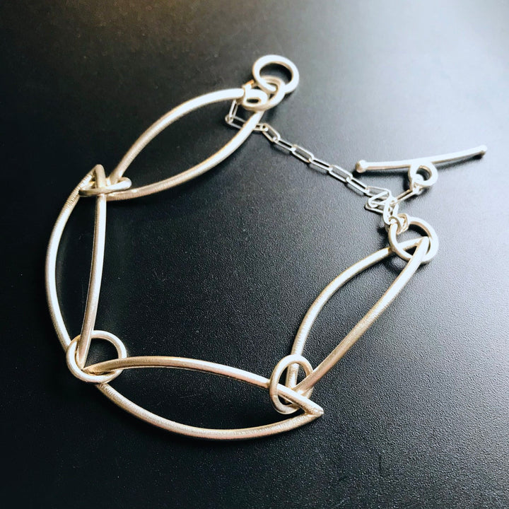 Mandorla bracelet in sterling silver. 