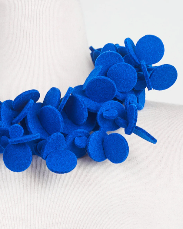 D2 BLUE. Neckpiece of 100% wool felt created from interlocking forms