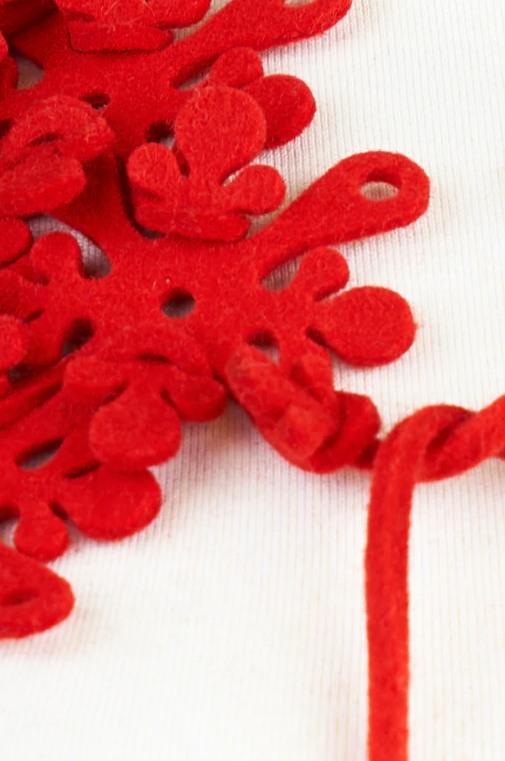 N15 RED Collar. Neckpiece of 100% wool felt created from interlocking forms