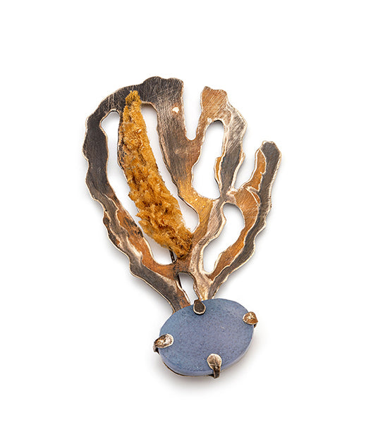 Brooch with chalcedony
