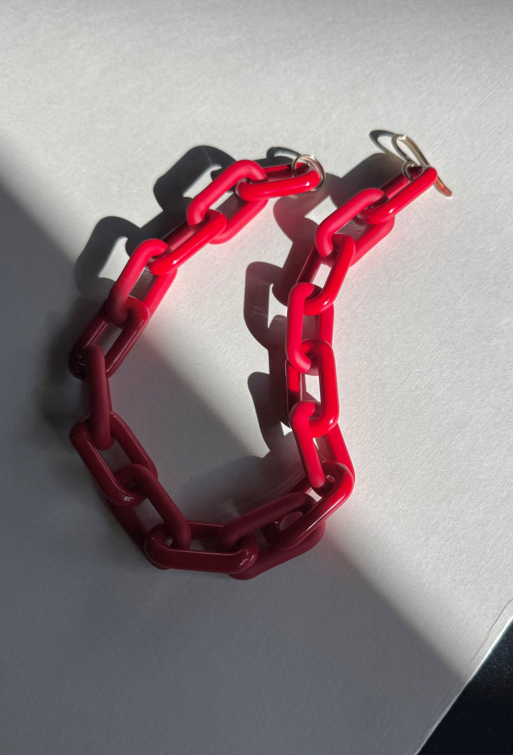 red chain 