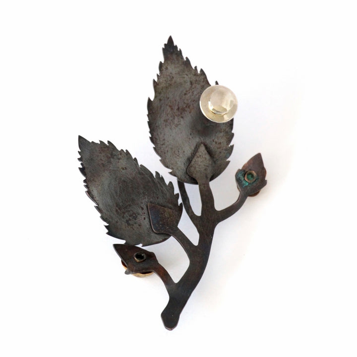 brooch back