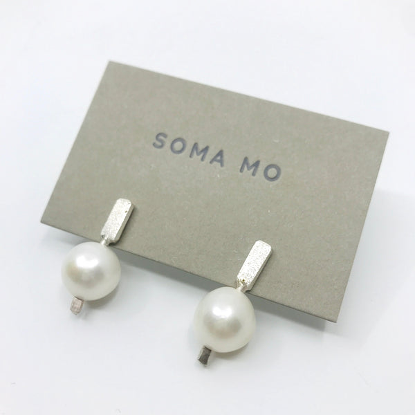 pearl studs