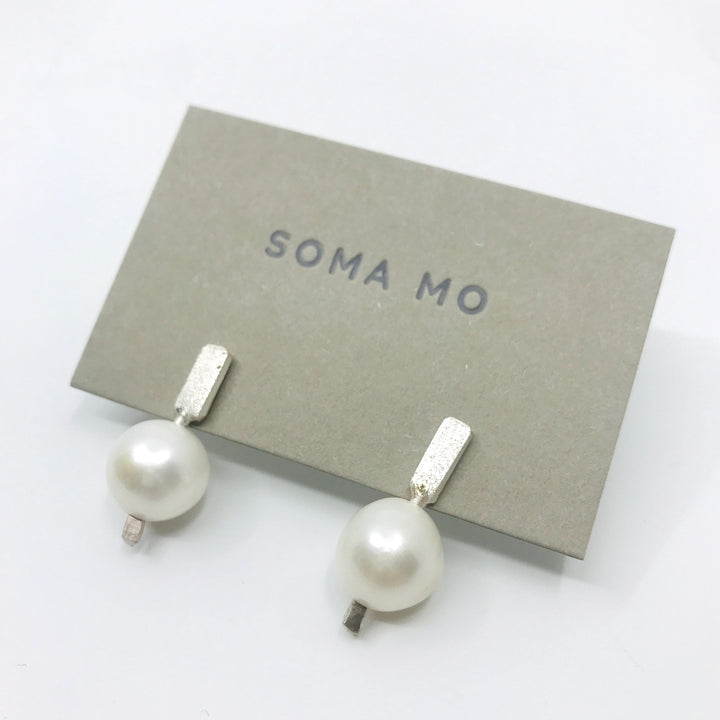 pearl studs