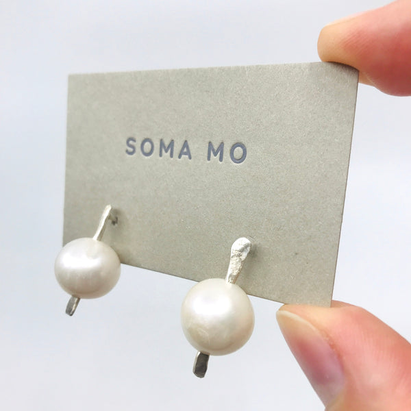 pearl studs