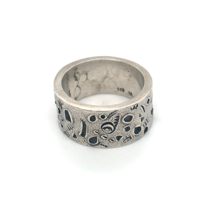 Impressions band in sterling silver.