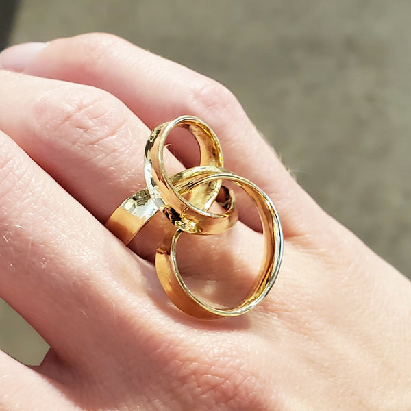 Hand forged ring of 18k gold.