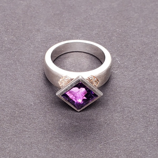 Moderna Square ring with a radiant modern fancy cut square 8mm amethyst. 