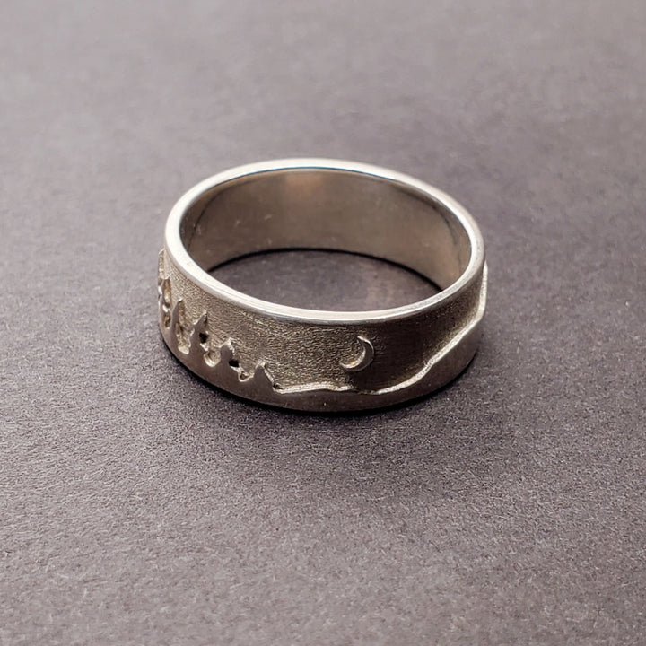 Canadian Landscape ring in sterling silver. SIze 7.75