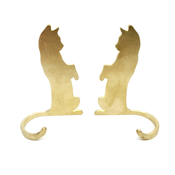 Brass cats: standing. Charming brass table object which can be posed facing to the left or to the right. Sold individually.