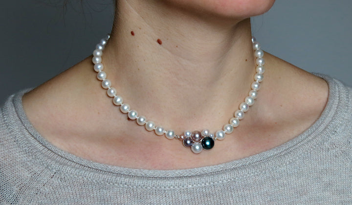 Blush necklace in sterling silver and multicolour freshwater pearls