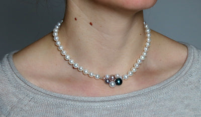 Blush necklace in sterling silver and multicolour freshwater pearls.