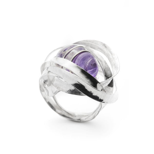 Amethyst ring by Gustavo Estrada