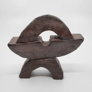 Juste sculpture in bronze. The minimalist shape of this piece is complimented by the ornate etching that covers the sculpture.   10 x 10 x 4 cm