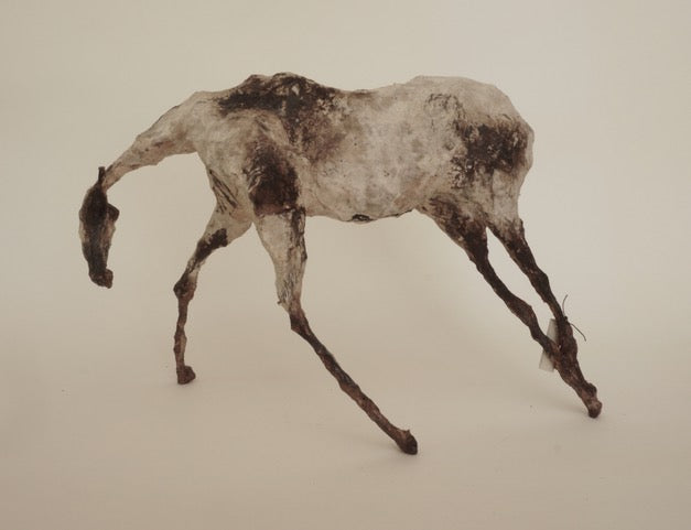 Myr II - 2022. Mixed-media sculpture of a horse made from paper and metal.