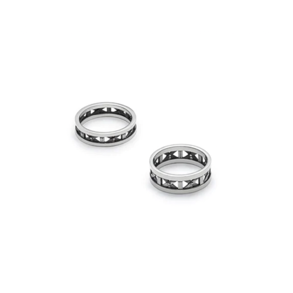 Eiffel sterling silver ring in size 7.